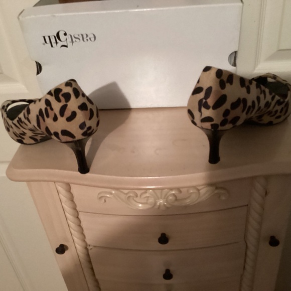 East 5th peep toe - Picture 2 of 3